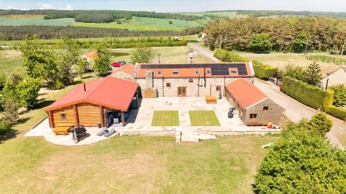 Crook Apartment | Entire Luxury Log Cabin Sleeps 6 with Private Hot Tub & Scenic Views near Durham & Bishop Auckland