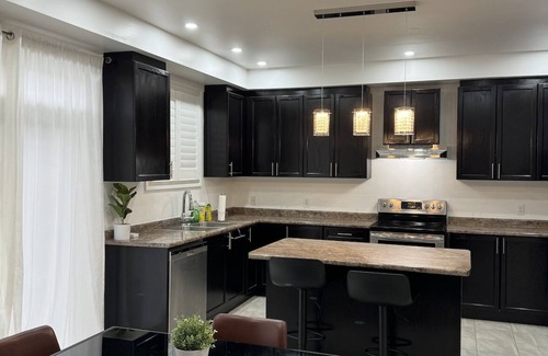 Durham Region House | Entire Modern Home in Oshawa