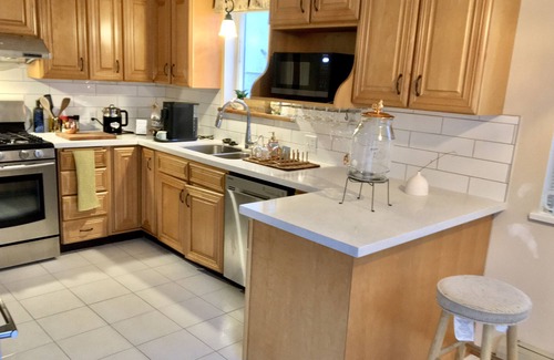 Burnaby House | Entire Ocean View House - 3bedrooms/Fitness/4K Cinema/Trail