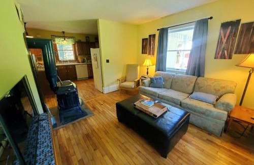 Jay House | Entire Rustic Farmhouse minutes from Jay Peak