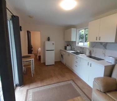 Mount Tamborine Bed & Breakfast | Entire Self-Contained Cabin on the Beautiful Mountain