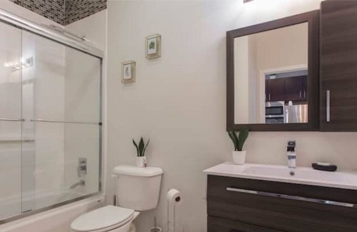 Passyunk Square Apartment | 𝐄𝐍𝐓𝐈𝐑𝐄 𝐒𝐓𝐔𝐃𝐈𝐎 𝐋𝐔𝐗 PET Friendly 𝐍𝐞𝐭𝐟𝐥𝐢𝐱 𝐀𝐂 𝐖/𝐃 𝐖𝐈𝐅𝐈