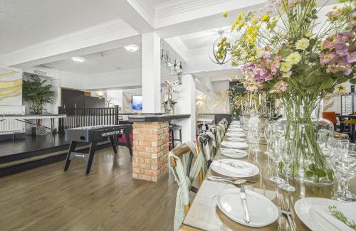Margam House | Entire Venue Hire with 8 Bedroom Accommodation - Your Own Pub Experience