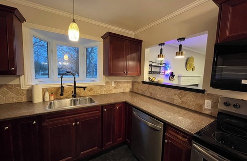Carrying Place House | Entire water front house in beautiful Carrying Place.