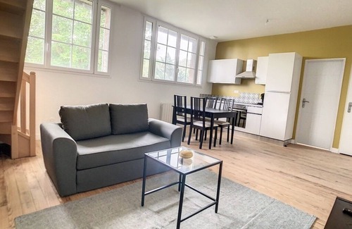 Cricqueboeuf Apartment | Entre Honfleur et Deauville, Face à la Mer, Dans une Bâtisse Normande