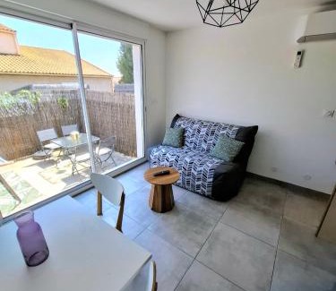 Poussan Apartment | Entre Terre et Mer, logement cosy