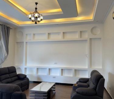 Mbarara House | Entula safari and accommodation