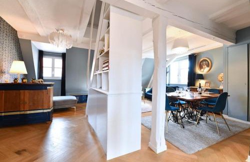 Old Town Apartment | Envole moi vers la lune - 4 guests - 2 BR - City