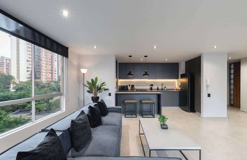 Lalinde Apartment | |EP| Spacious Apt with AC, Workspace, Views