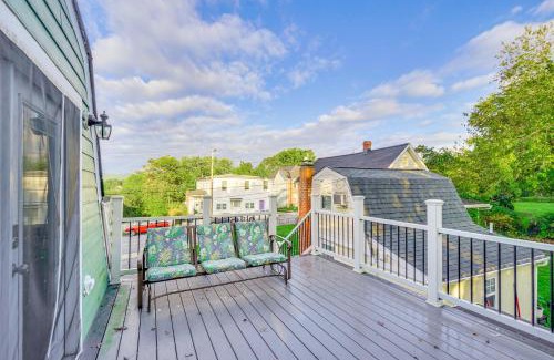 Brunswick Apartment | Epic Brunswick Apartment with Deck!