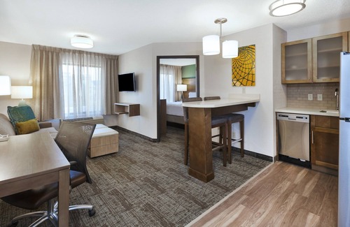 Columbia Condo | Equipped Suite near the University of Missouri | Fitness Center + Free Daily Breakfast