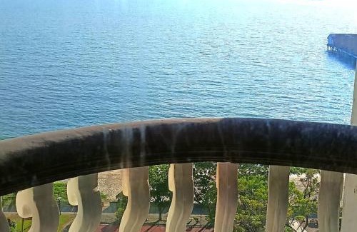 Taman Tanjung Apartment | ERICCA 3 Bedroom Seaview Suite, Glory Beach Resort, PD