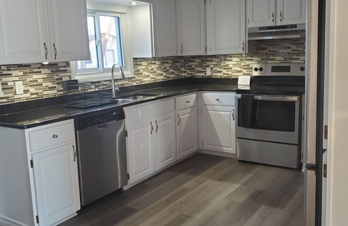 Amherstburg House | Erie View Lakehouse - Serene and Spacious