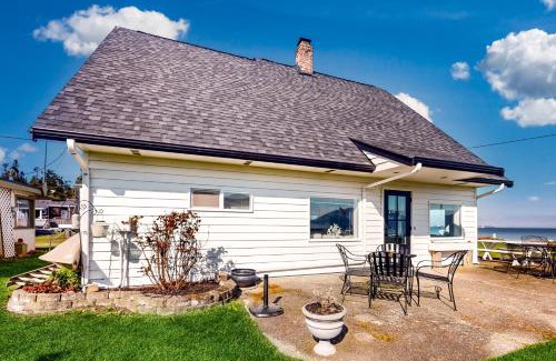 Bow House | Erikson Beach House