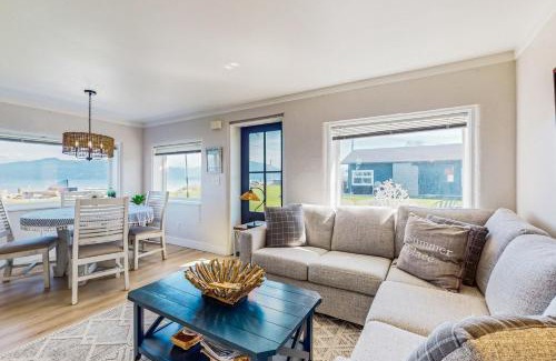 Bow House | Erikson Beach House