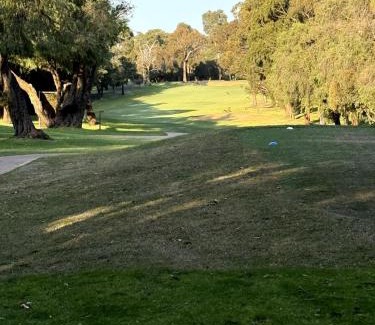 Australind Apartment | Erin's Bunker Charming Chalet next to Golf Club