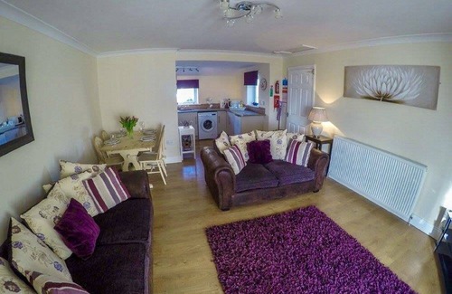 North Bitchburn Cottage | Ervine Cottage - 3 bedroom country cottage with rural views and private hot tub.