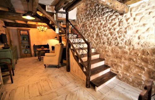 Montejo de la Vega de la Serrezuela House | Wabisabi Townhouse