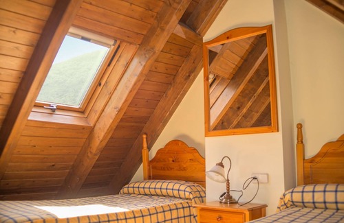 Les House | Es Neres
