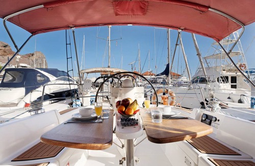San Sebastian de la Gomera Boat Rental | 35 m² Houseboat ∙ 4 bedrooms ∙ 8 guests