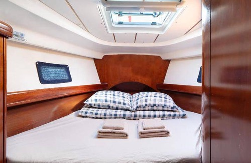 San Sebastian de la Gomera Boat Rental | 35 m² Houseboat ∙ 4 bedrooms ∙ 9 guests