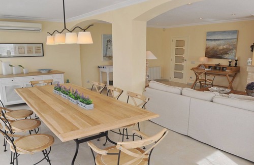 Calonge Villa | Just a 5-minute walk to the beach! Relax in style in this spacious villa.