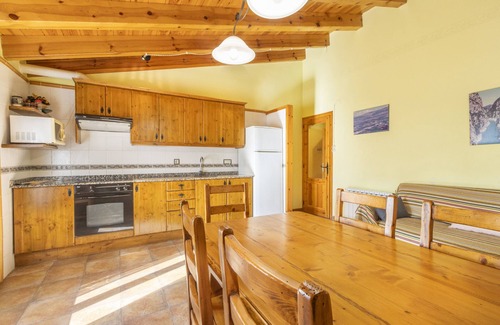 Gavet de la Conca Apartment | Apartment 'Casa Jaumet 2' in Sant Martí de Barcedana with Wi-Fi and Air Conditioning