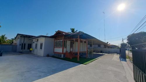 Taman Utama Satu House | Esah Best INN