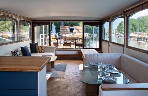 Quartier de la Muette Boat Rental | Escale Sur Seine