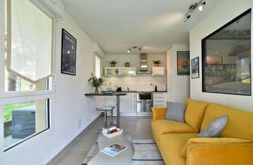 Dinan Apartment | Escapade - Appartement avec jardin et parking