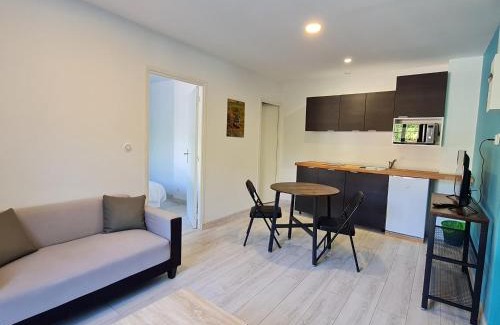 Lacroix-sur-Meuse Apartment | Escapade Nature au Parc de Lorraine - Gîte Lumineux pour 2-4 Pers, Activités & Détente - FR-1-585-91