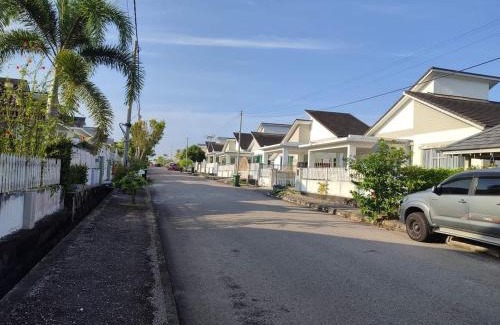 Taman Seri Bayu House | Escape Homestay