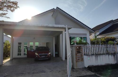 Taman Seri Bayu House | Escape Homestay