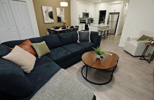 Northwest Edmonton House | Escape in Style, Golf,King Beds,Disney+,Near WEM