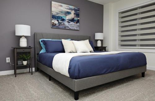 Northwest Edmonton House | Escape in Style, Golf,King Beds,Disney+,Near WEM