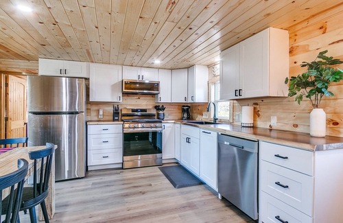 Oklahoma County House | Escape the Chaos: Your Family's Rural Retreat (With Wi-Fi!)