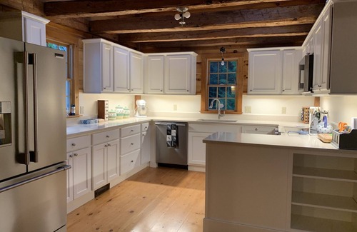 Henniker House | Escape to Lakeside Country Home in New Hampshire