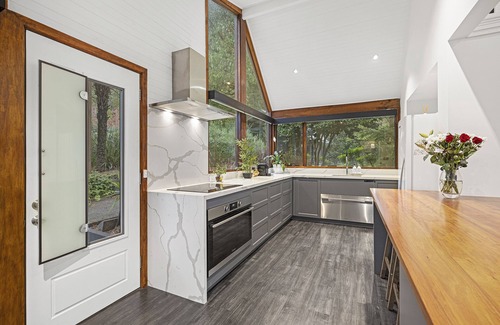 Tecoma House | Escape to Nature Retreat: Relax, Connect & Unwind at Sherbrooke Forest.