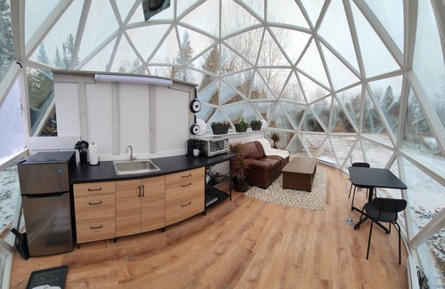 Zephyr House | Escape to Nature, Sleep Under The Stars