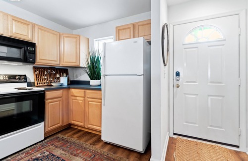 Lewes Condo | Escape to Robin's Nest!