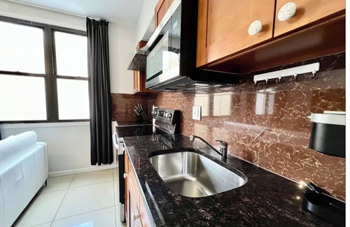 Center City Apartment | Escape to the City in this wonderful 2bd Apt steps from Convention Center!