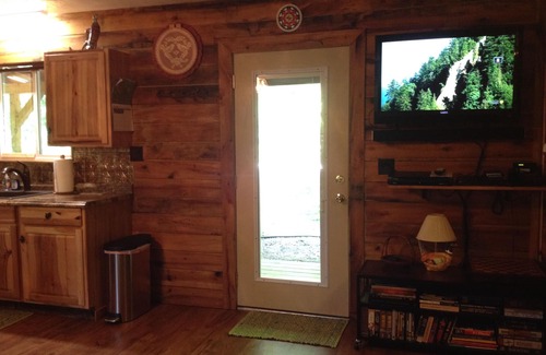 Pittsburg Cabin | Escape to the Wild & Scenic Daniel Boone National Forest in London, Kentucky!