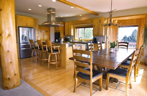 Fairplay House | Escape to Your Family Retreat: Outdoor Adventures & Hot Tub Await!