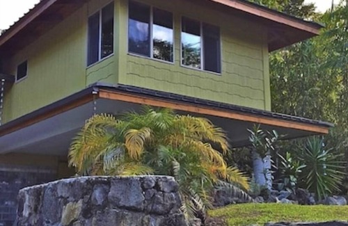 Hilo House | Escape to your private oasis