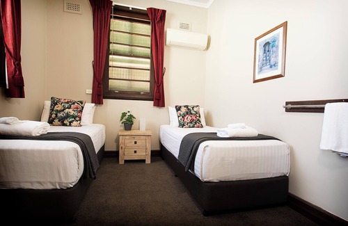 Esk Hotel | Esk Grand Hotel