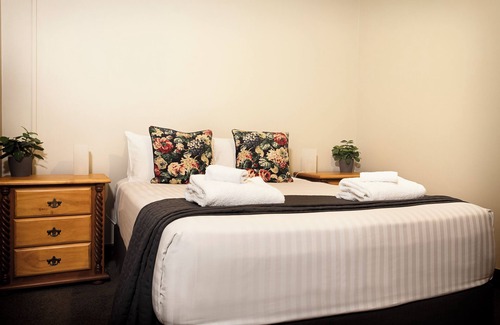 Esk Hotel | Esk Grand Hotel