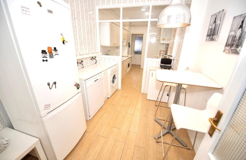Valladolid City Centre Apartment | Espacios Blanco Santiago: 180m2, city center, parking included!