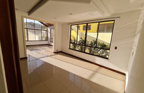 Piata House | Estate