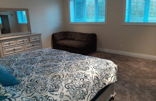 Ottawa Division House | Estate guest house -1br-King