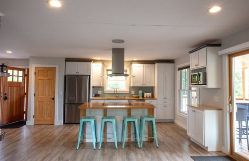 North Sebago House | Estate House Limit 12 4 Bedroom Estate